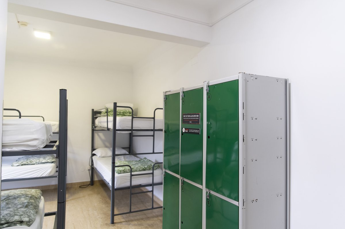 6 dorm w/  balcony - quartos - nomad