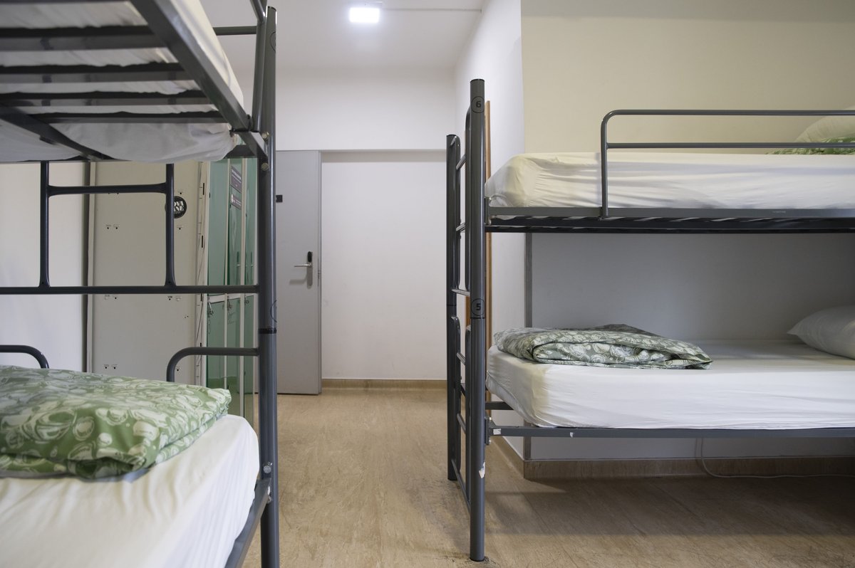 6 dorm w/  balcony - quartos - nomad