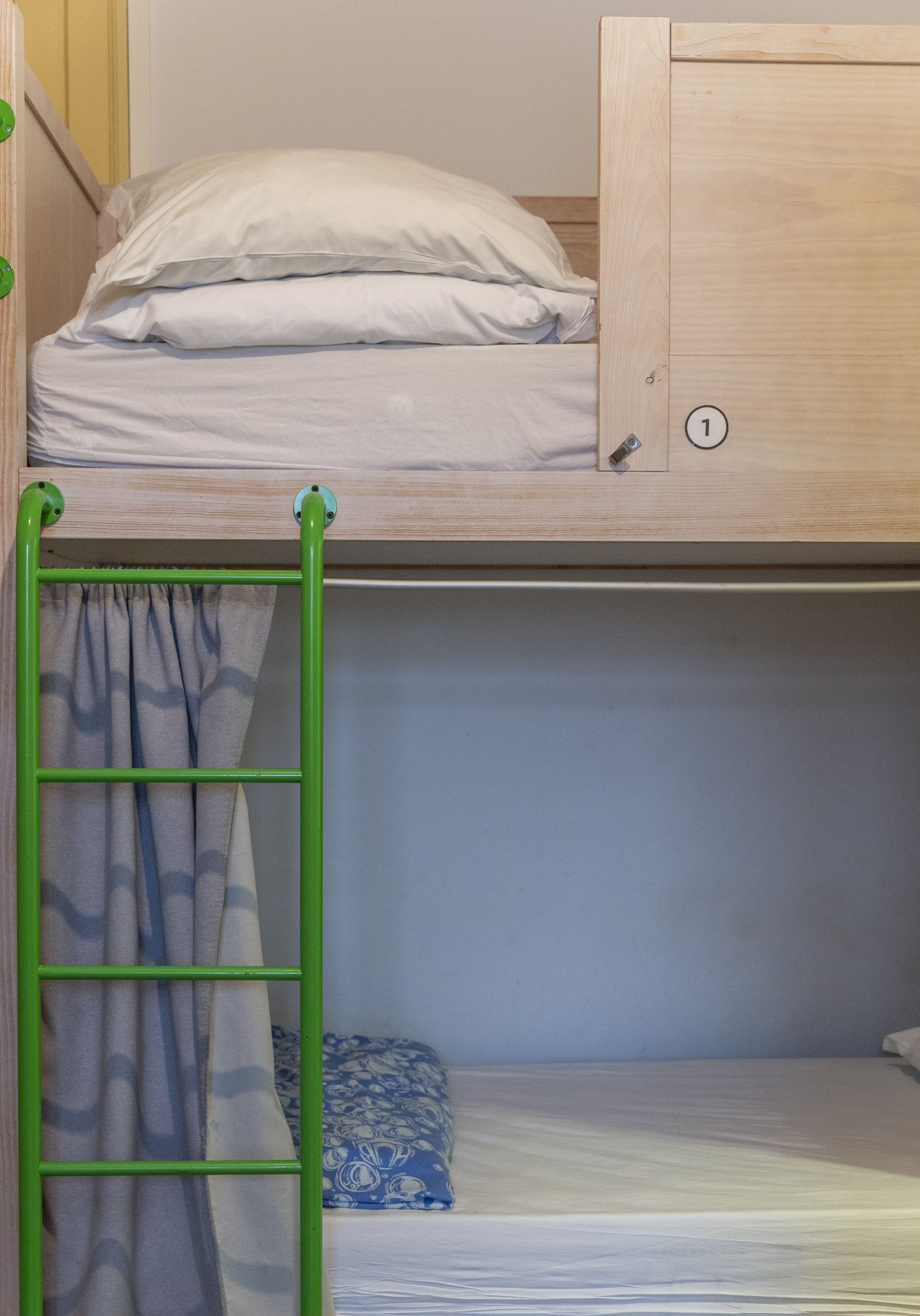 new - 6 bed dorm - quartos